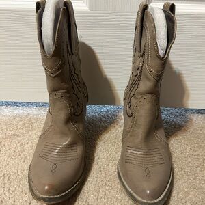 Very Volatile Los Angelos Short Cowboy Boots